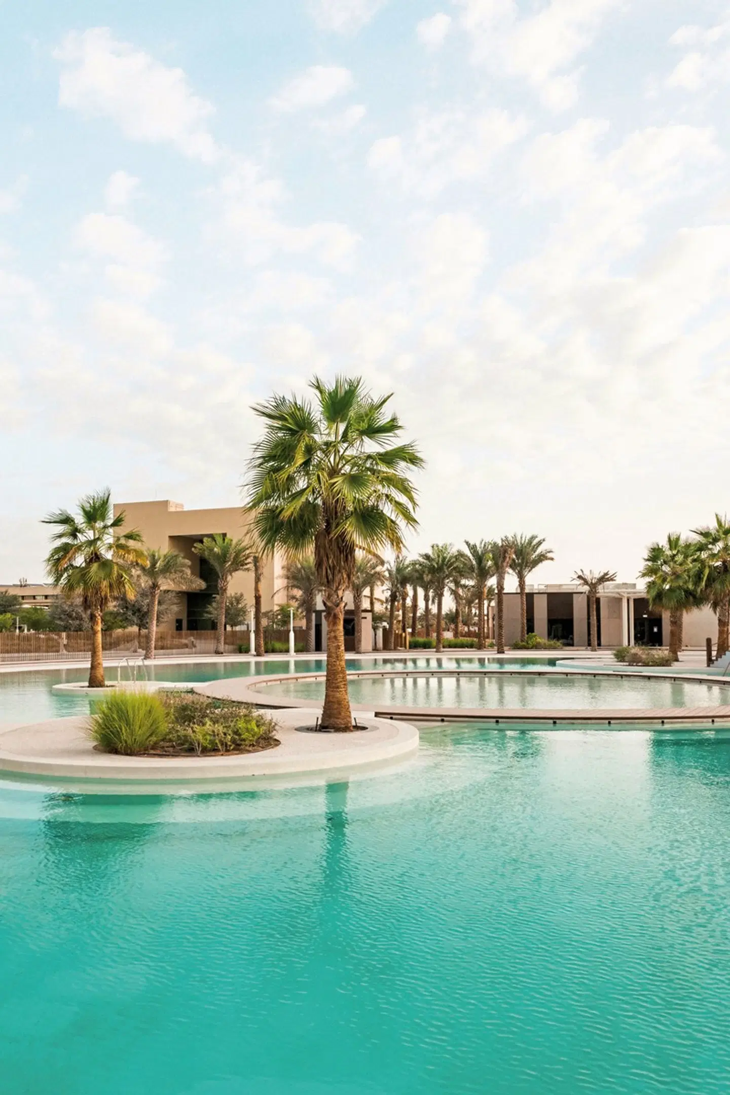 Erth Abu Dhabi OUTDOOR_POOL