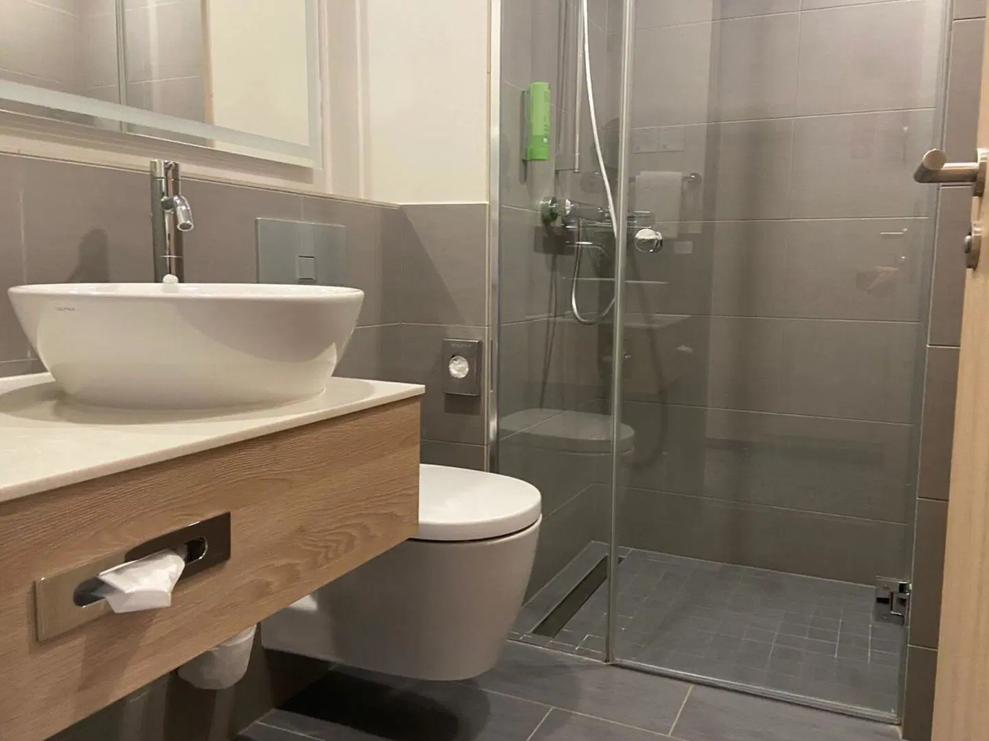 Holiday Inn Dusseldorf City Toulouser All. Badezimmer