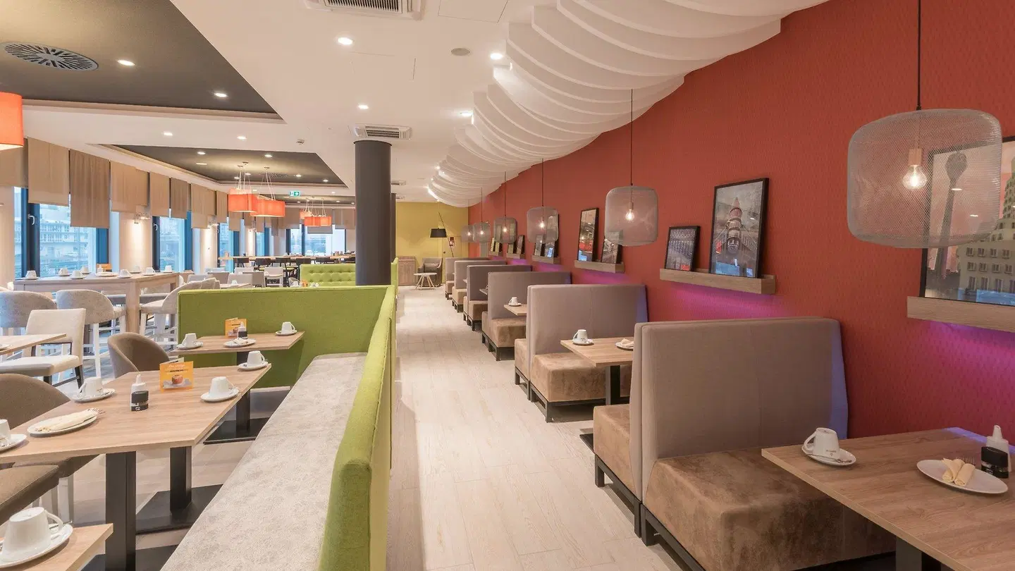 Holiday Inn Dusseldorf City Toulouser All. Bar