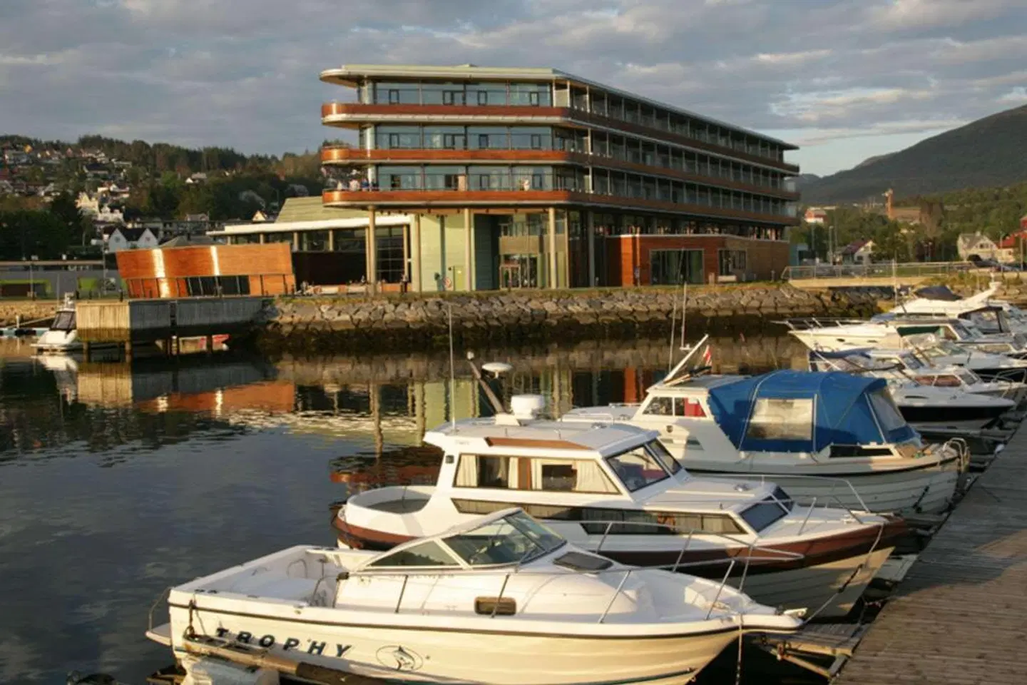 Quality Hotel Ulstein EXTERIOR