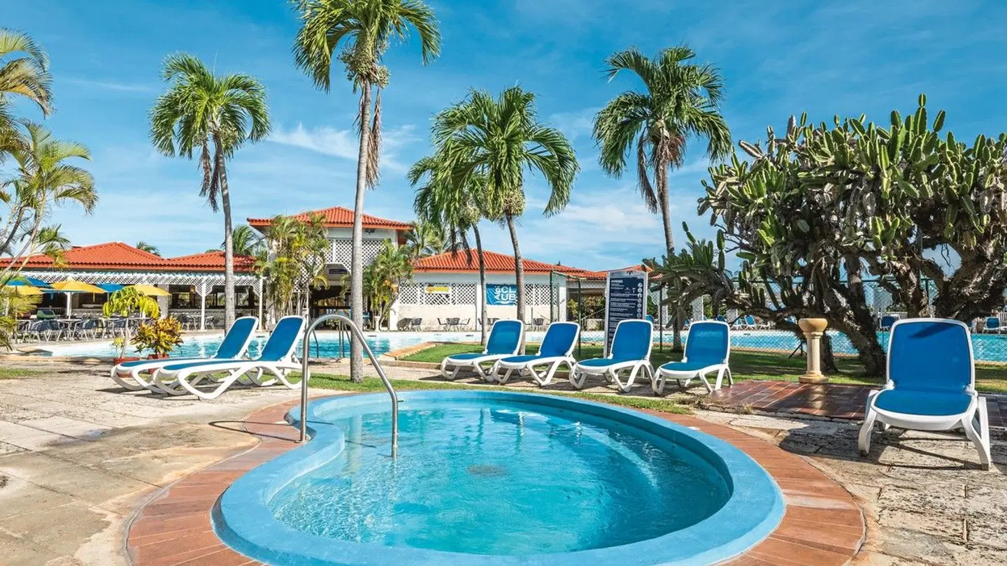 Los Cactus OUTDOOR_POOL