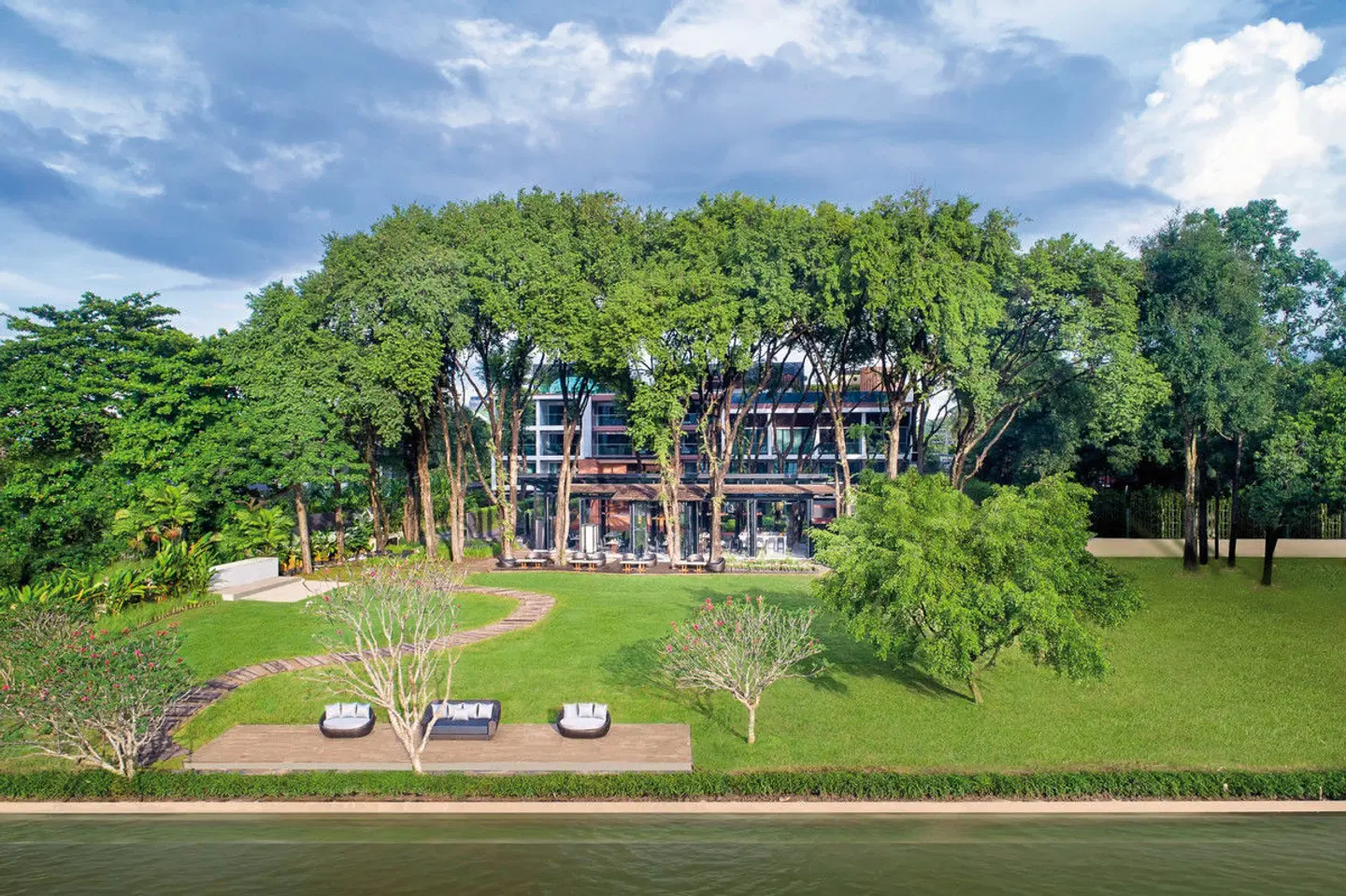 CROSS Chiang Mai Riverside Garten