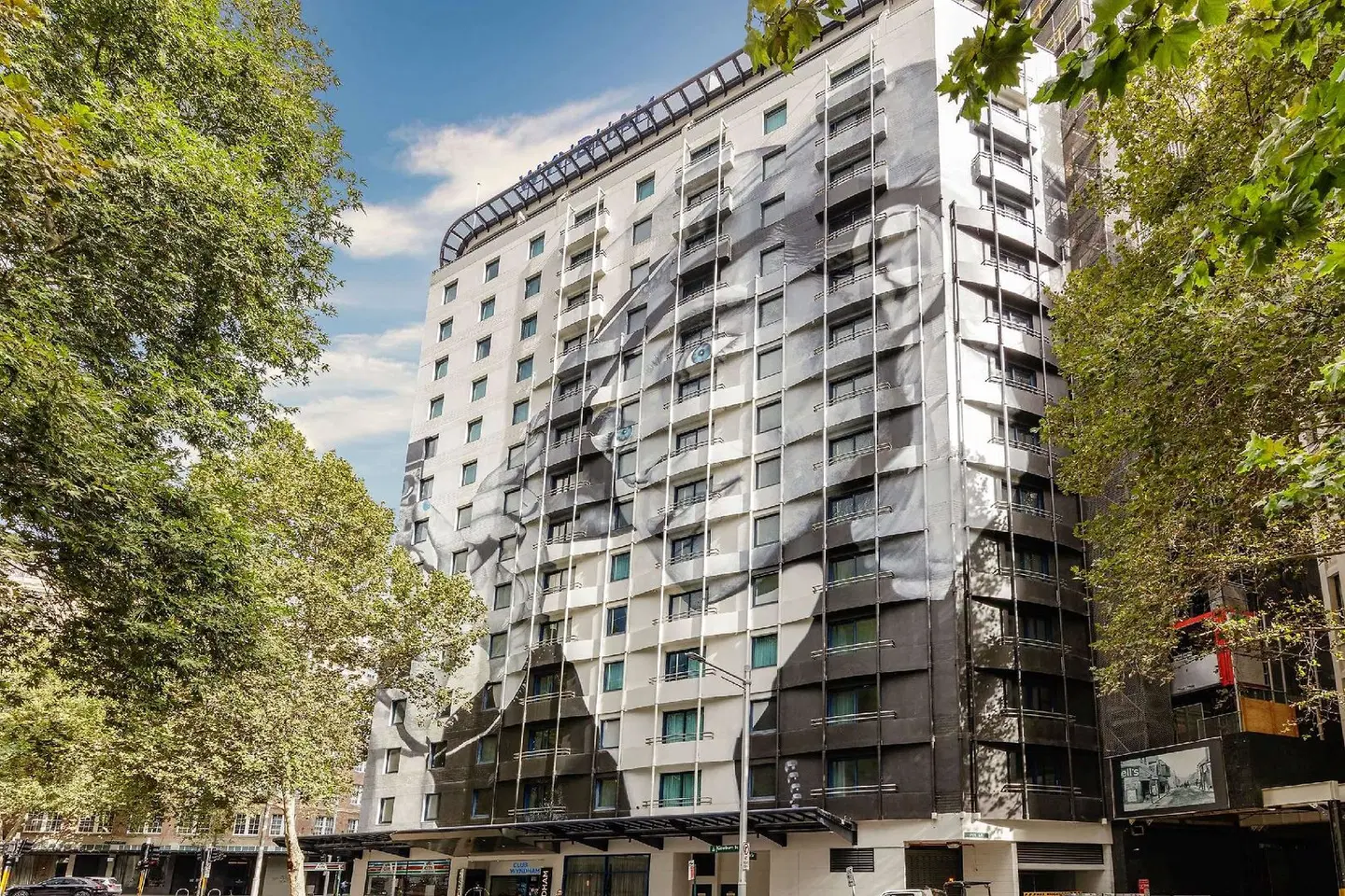 Wyndham Sydney Suites EXTERIOR