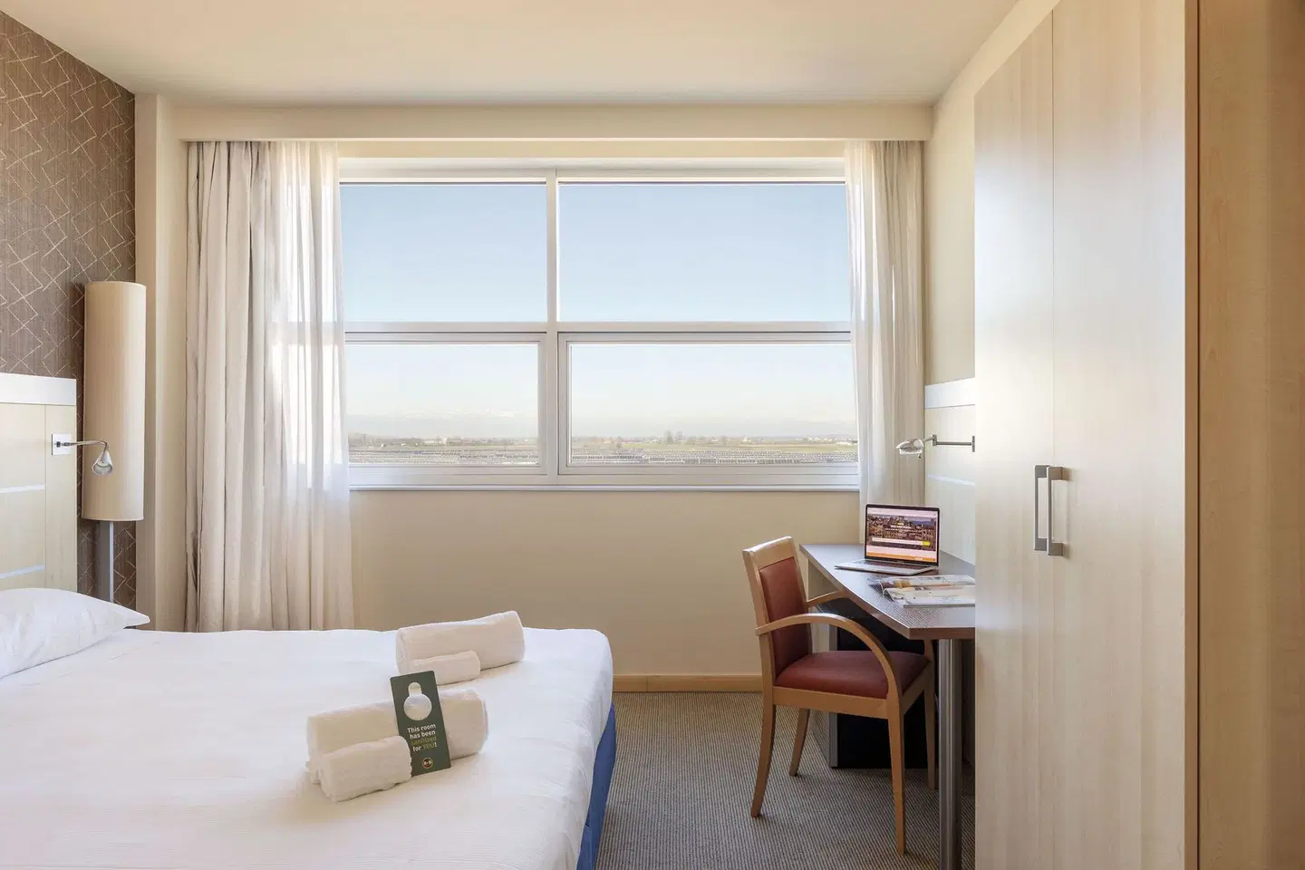 Holiday Inn Express Langhe Cherasco ROOM_EXAMPLE