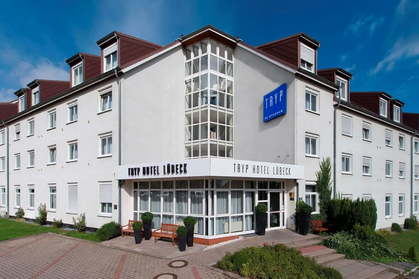 TRYP By Wyndham Luebeck Aquamarin EXTERIOR