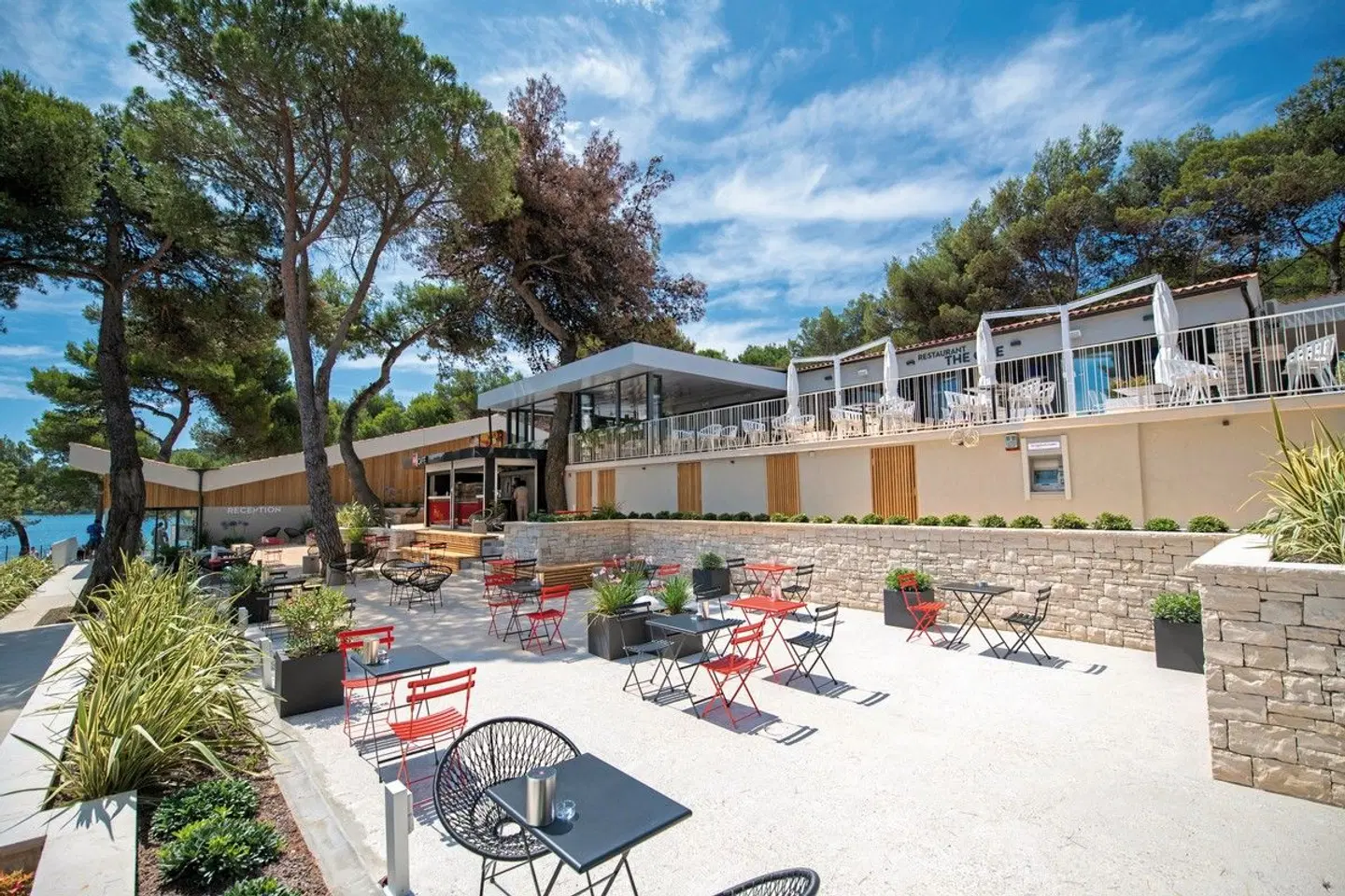 Arena One 99 Glamping Terrasse