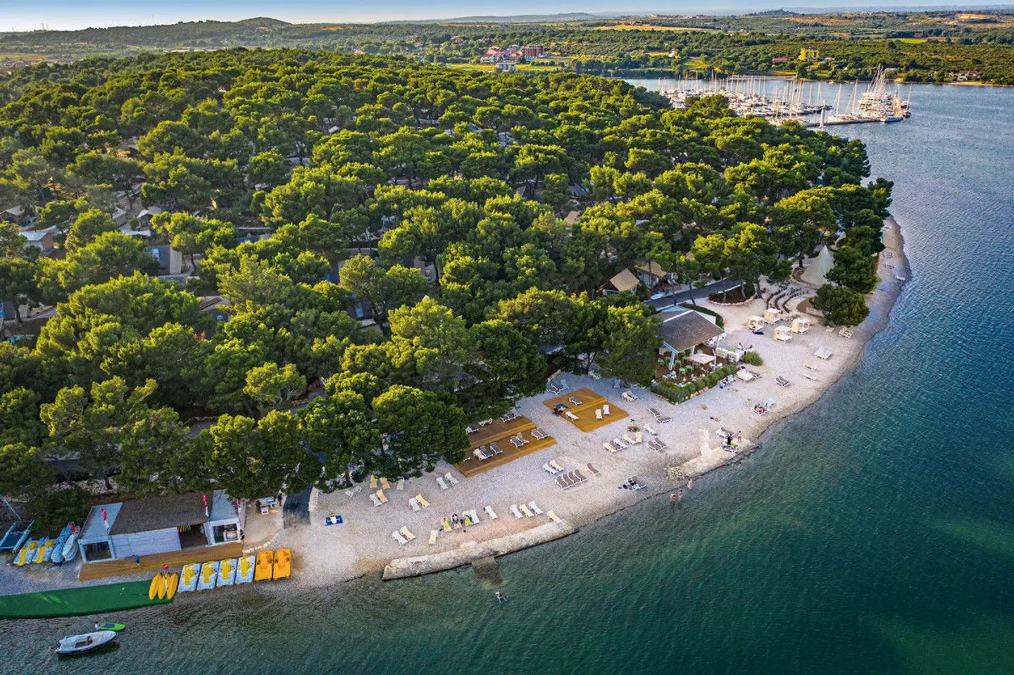 Arena One 99 Glamping Strand