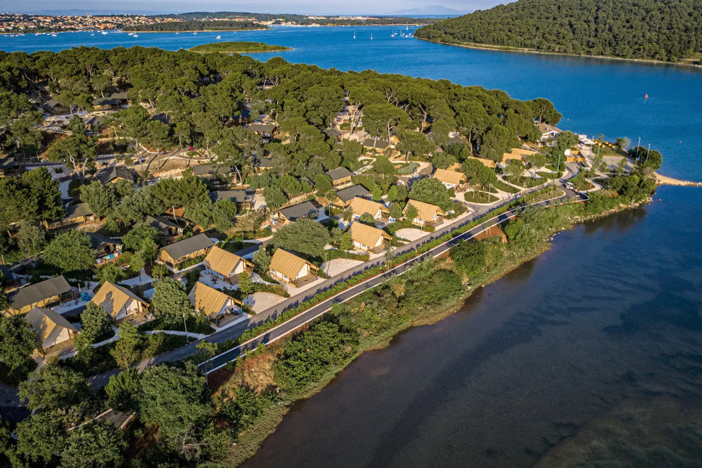 Arena One 99 Glamping EXTERIOR