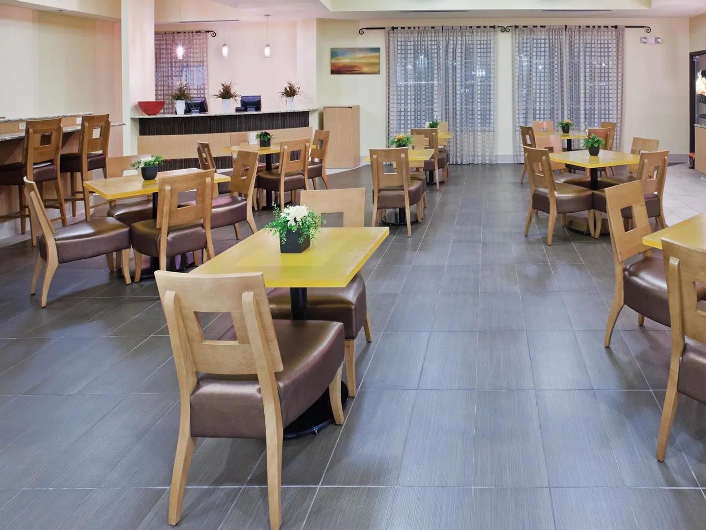 La Quinta Inn & Suites by Wyndham Dallas Love Field Restaurant