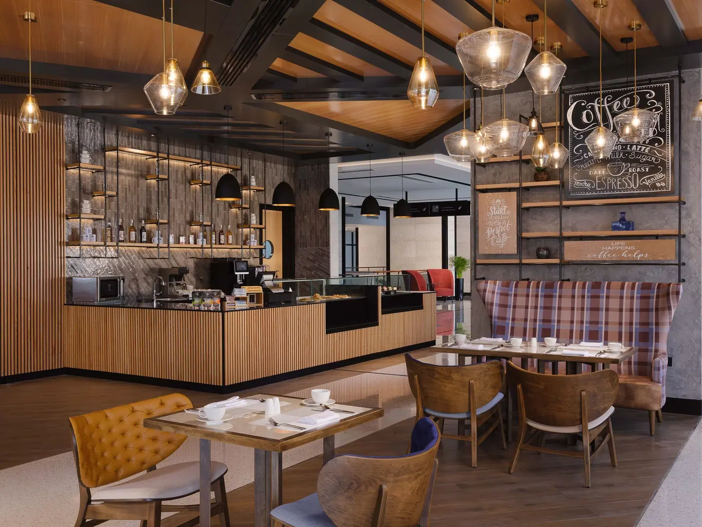 Doubletree by Hilton Muscat Qurum Bar