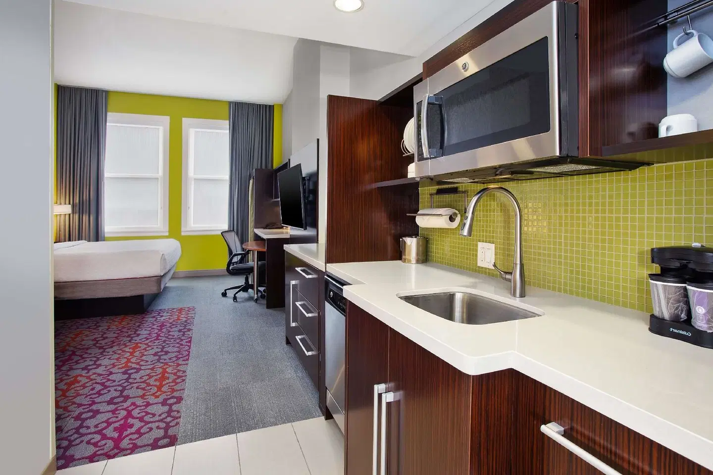 Home2 Suites by Hilton San Antonio Downtown - Riverwalk, TX Bar
