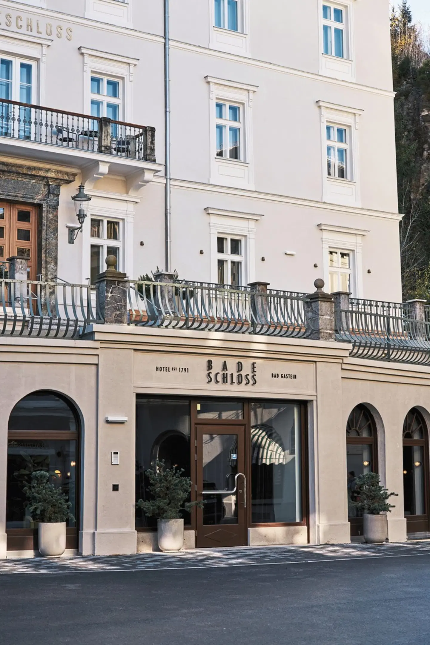 Urban Nature Bad Gastein - Badeschloss EXTERIOR