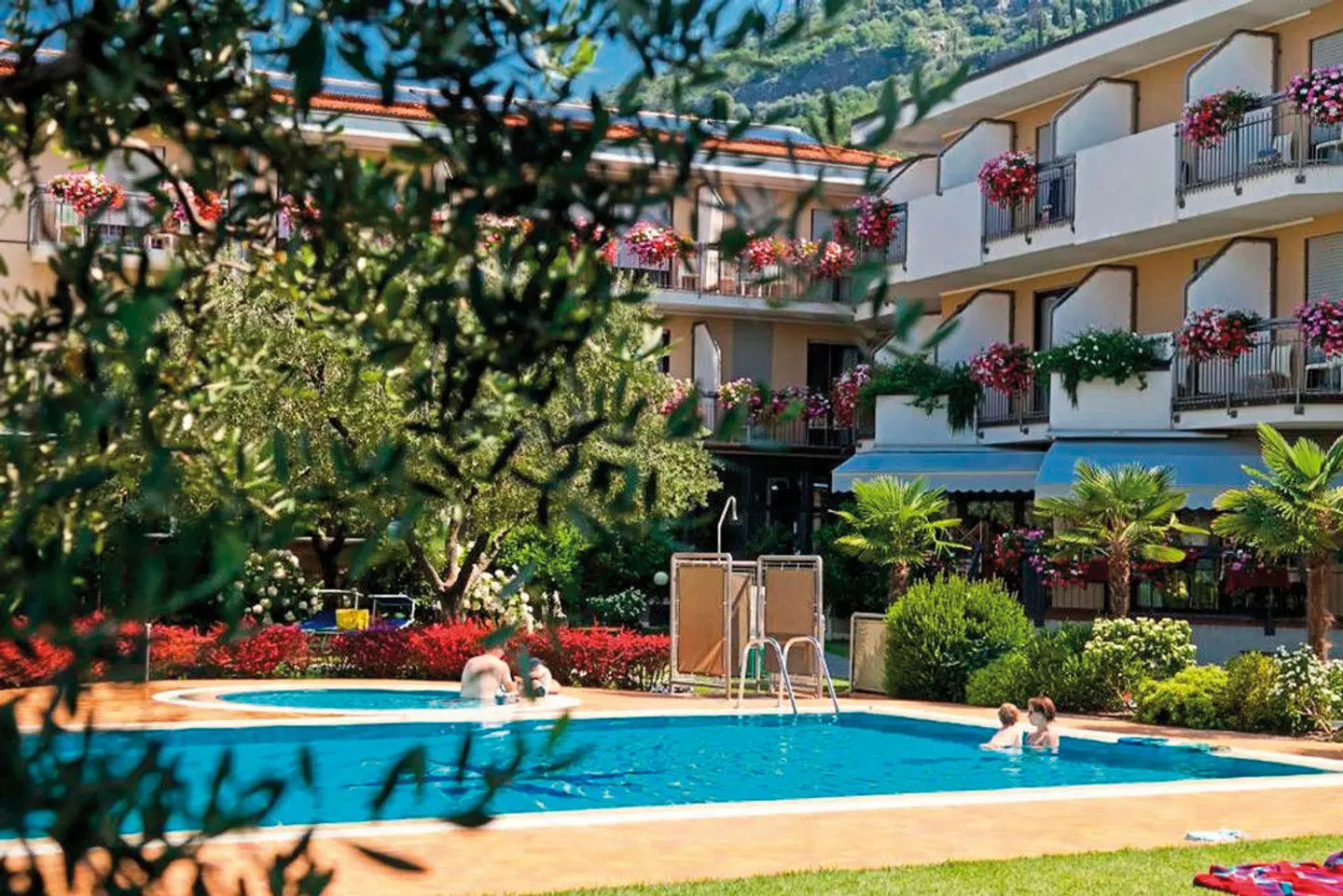 Villa Stella OUTDOOR_POOL