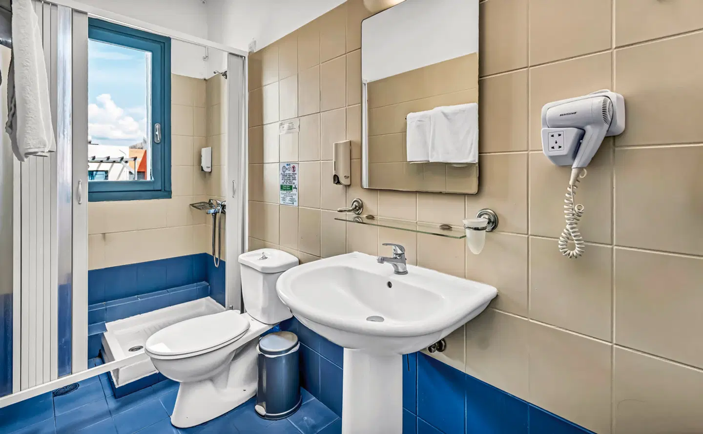 Marilisa Hotel BATHROOM