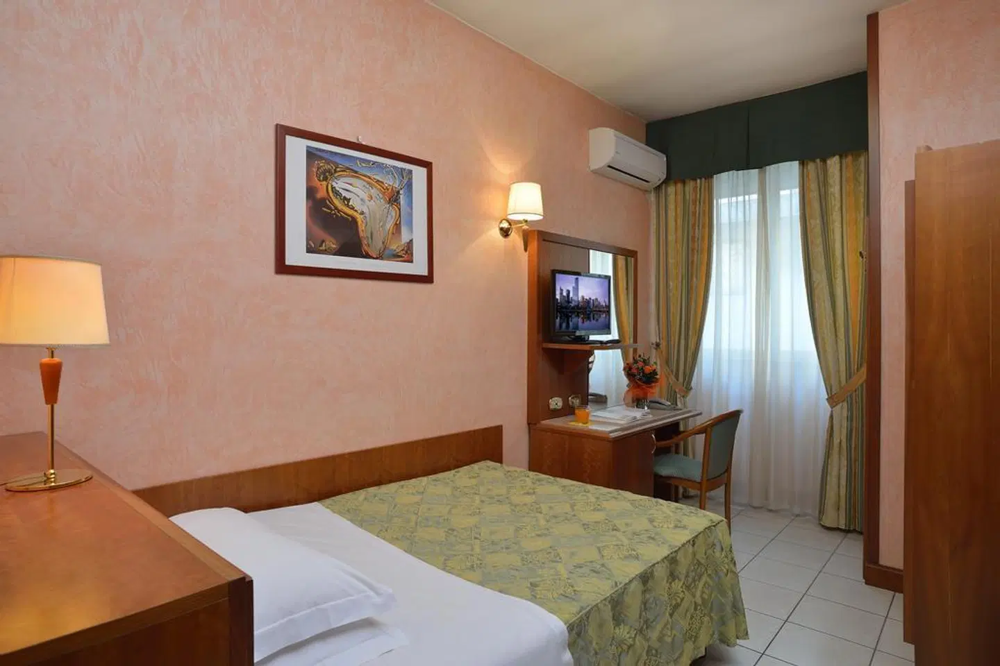 Astor Hotel ROOM_EXAMPLE