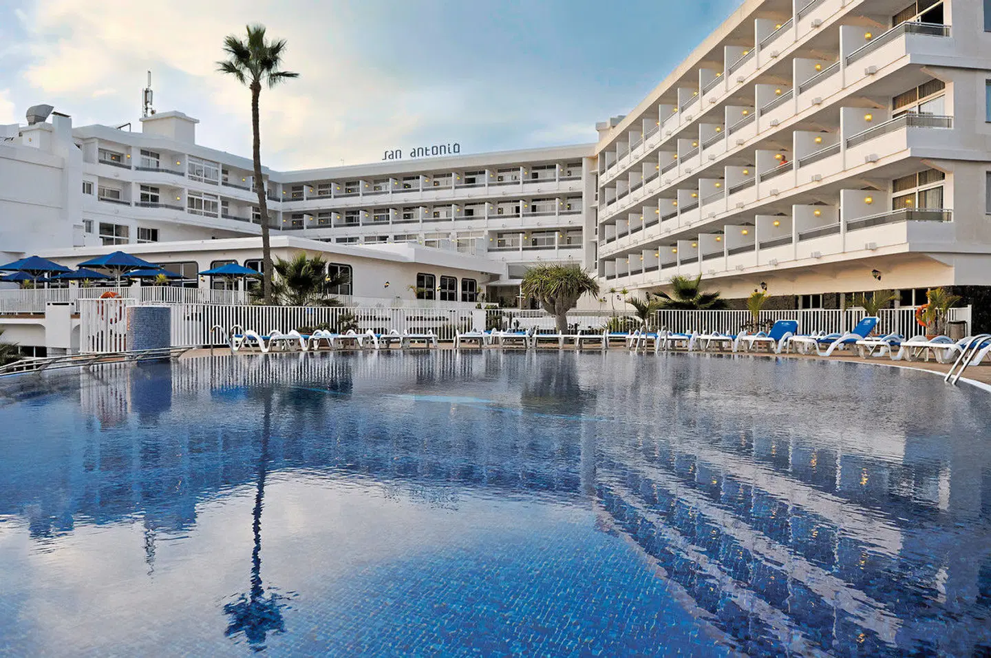 VIK Hotel San Antonio OUTDOOR_POOL