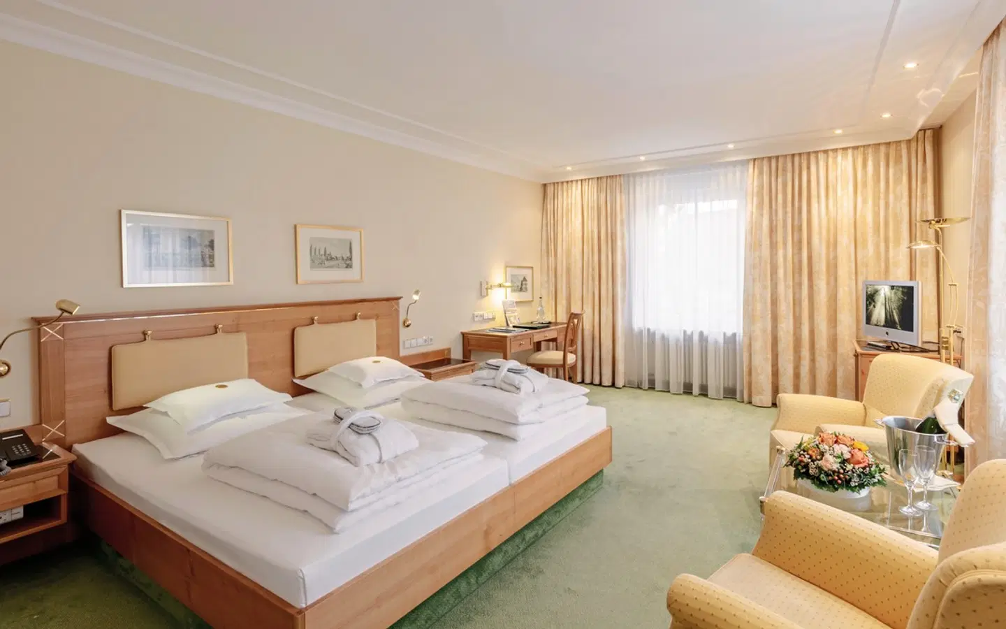 Hotel Bayerischer Hof ROOM_EXAMPLE