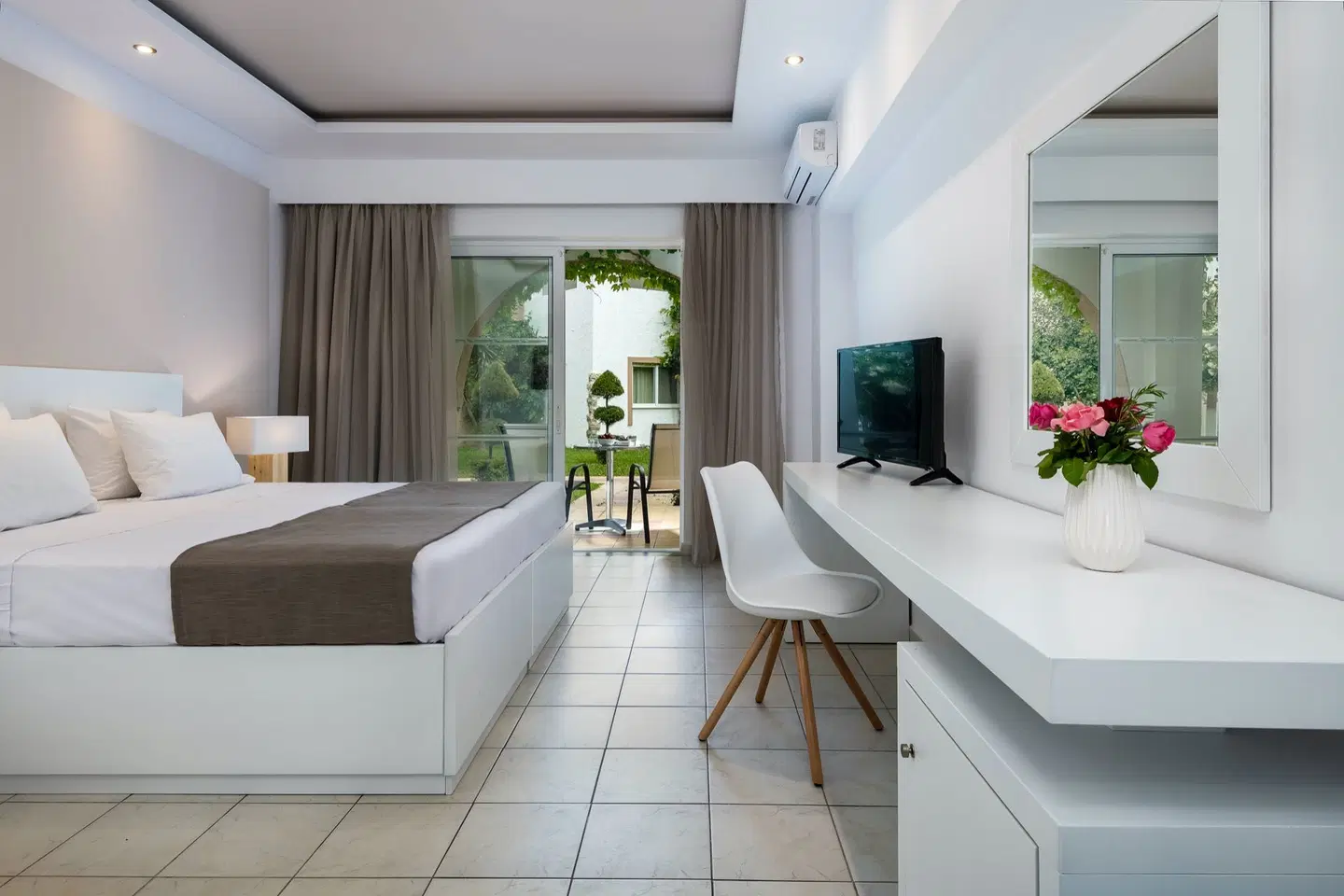 Gaia Royal ROOM_EXAMPLE