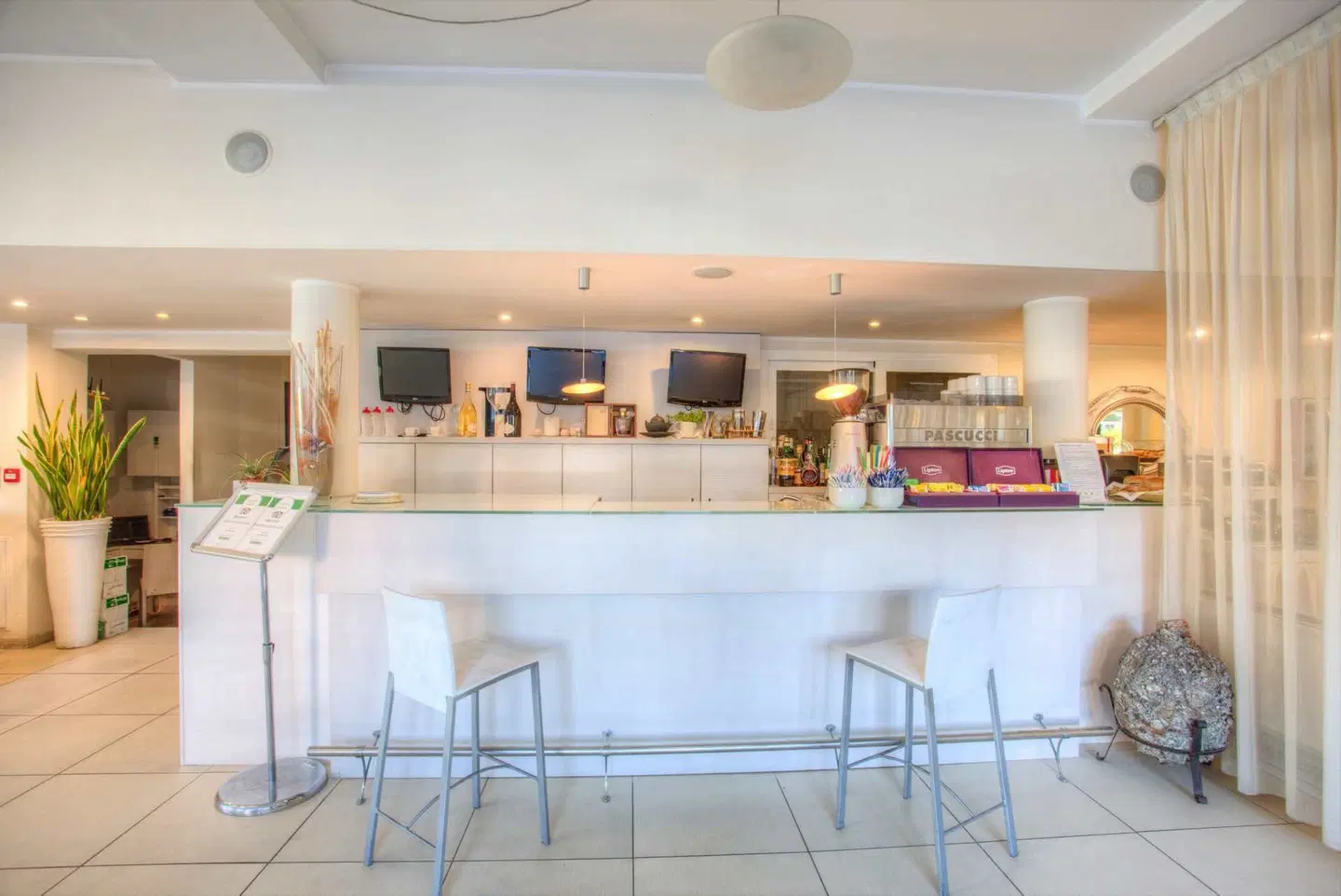 Ferretti Beach Hotel Bar