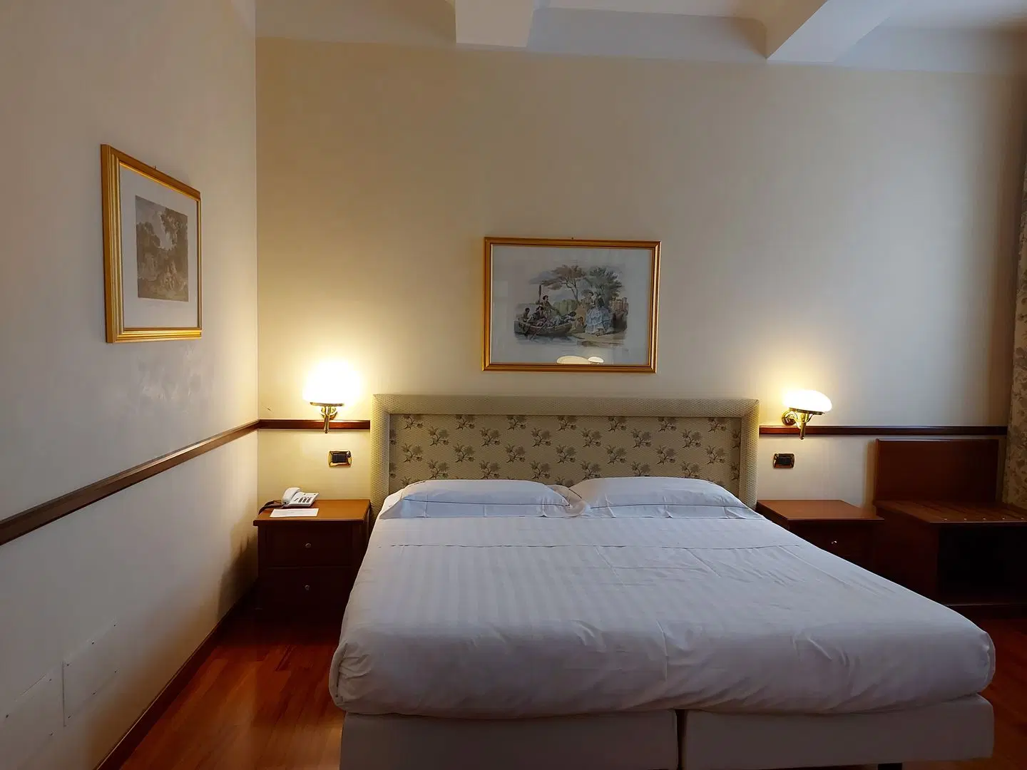 Dei Medaglioni ROOM_EXAMPLE