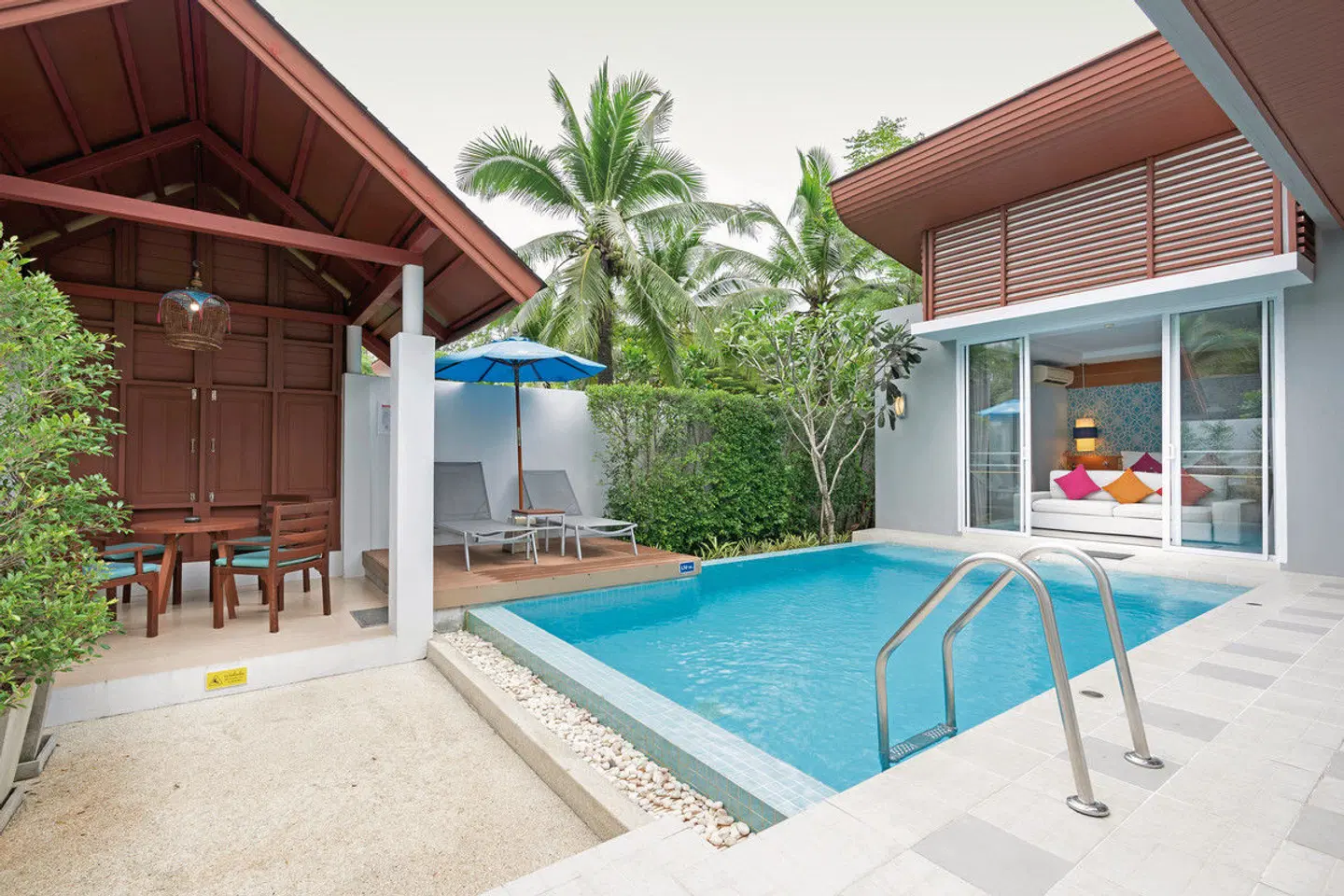 Apsara Beachfront Resort & Villa OUTDOOR_POOL
