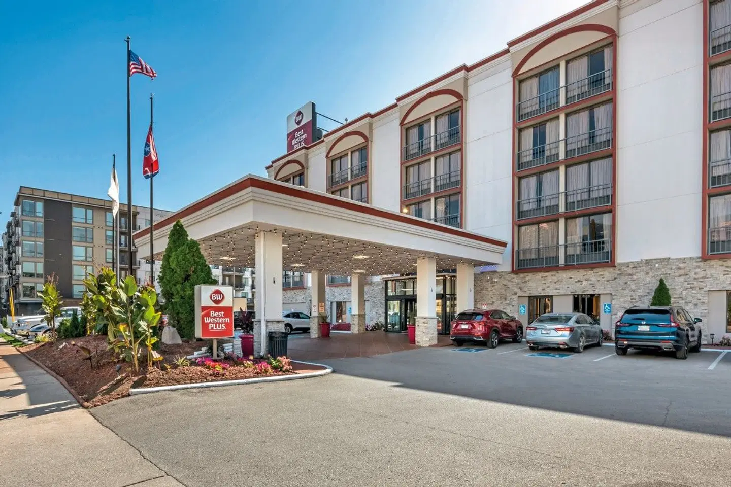 Best Western Plus Music Row EXTERIOR