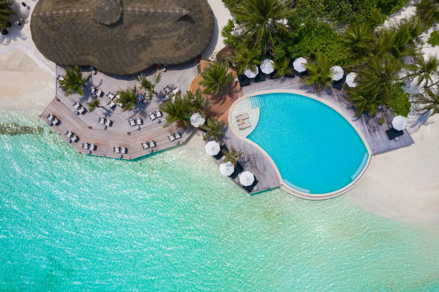 Komandoo Island Resort & Spa OUTDOOR_POOL