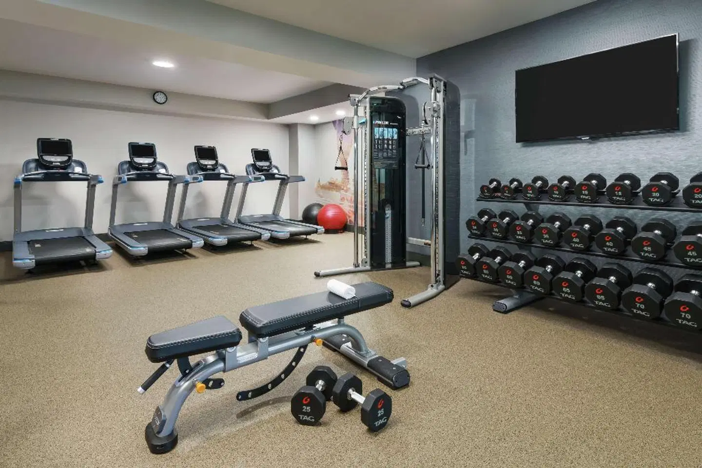 DoubleTree by Hilton Orlando Airport Hotel SPORTS_AND_LEISURE