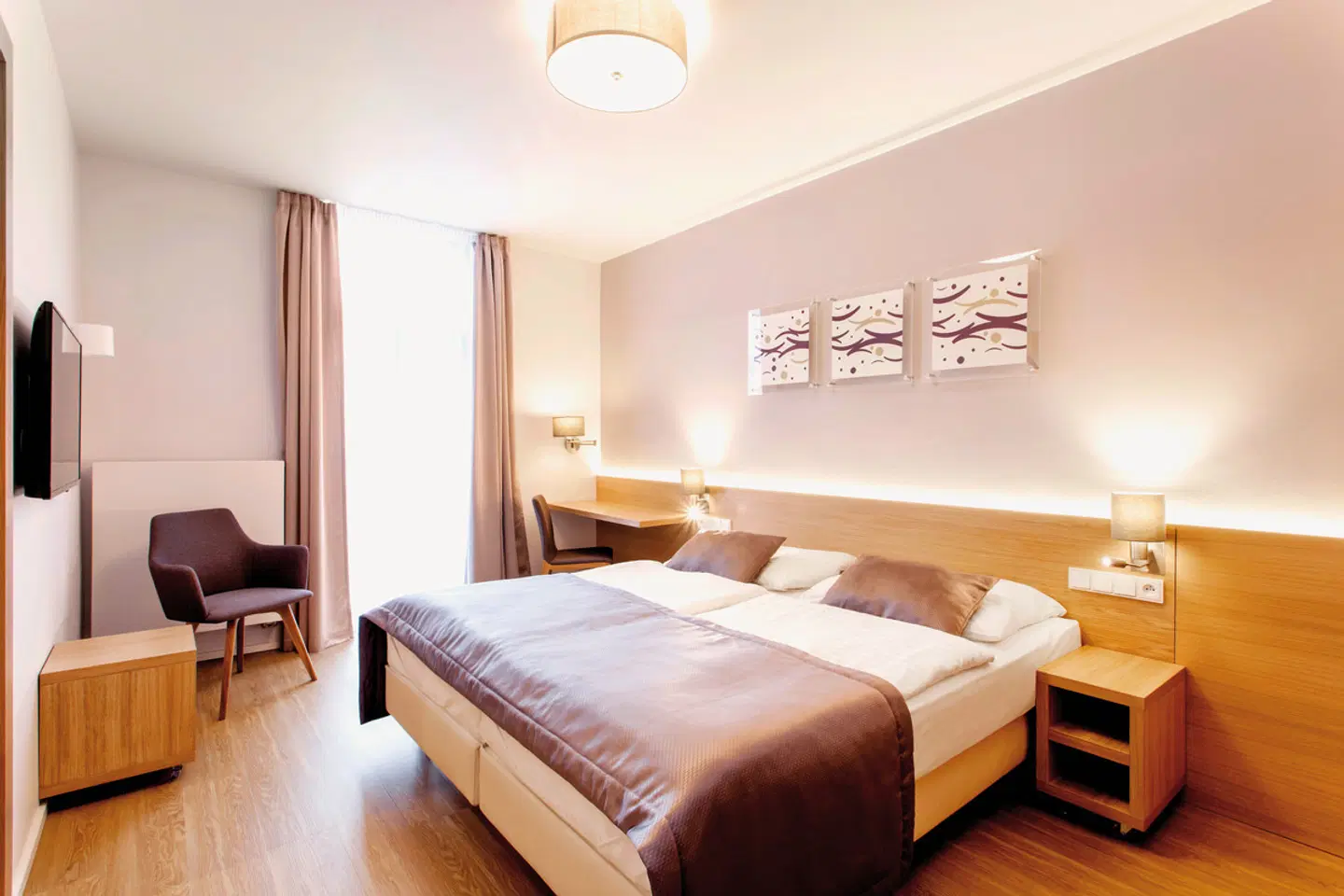 Hotel Carol ROOM_EXAMPLE