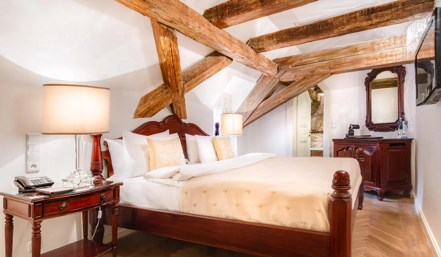 The Dominican ROOM_EXAMPLE