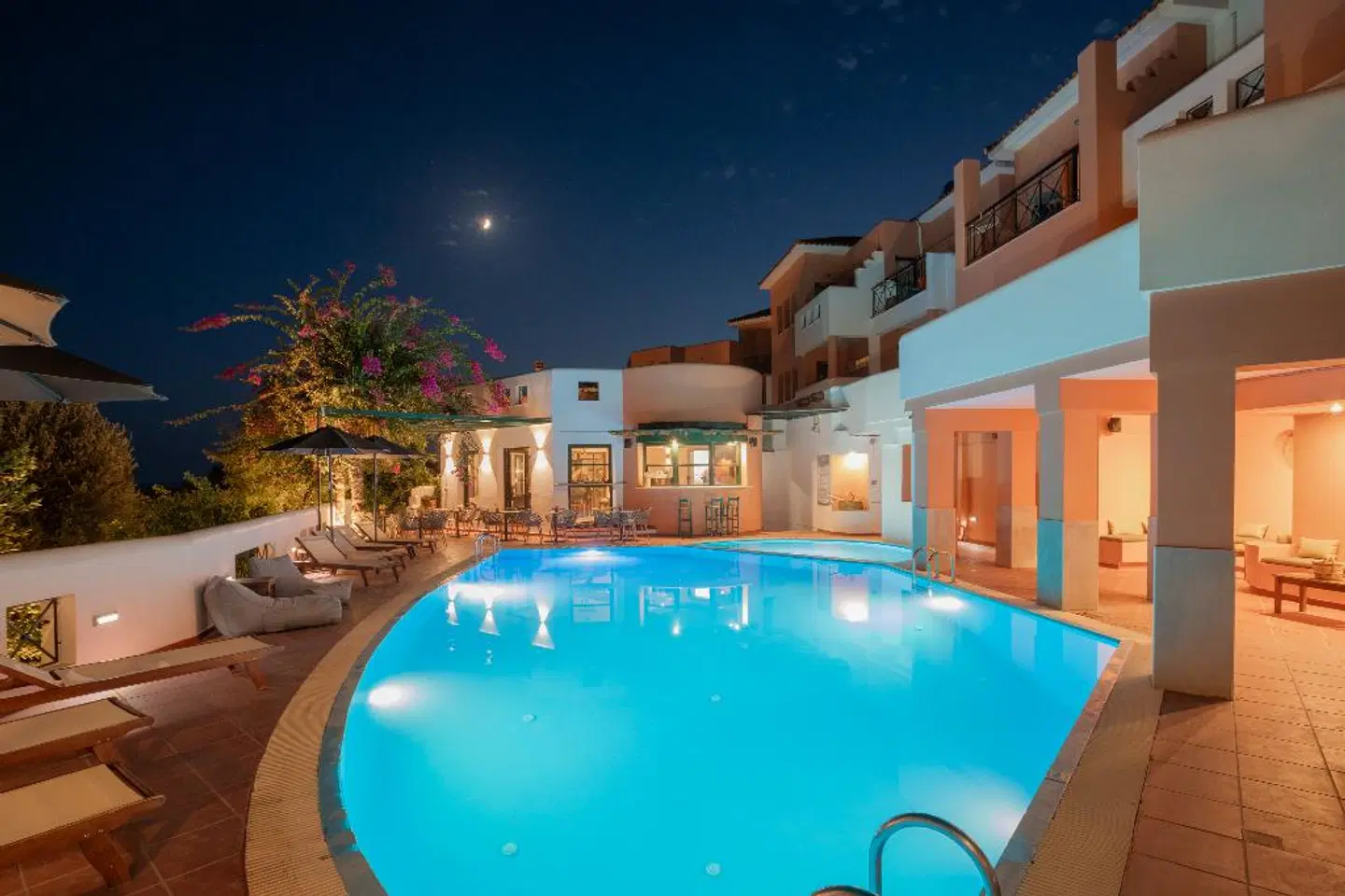 Nisea Hotel Samos OUTDOOR_POOL