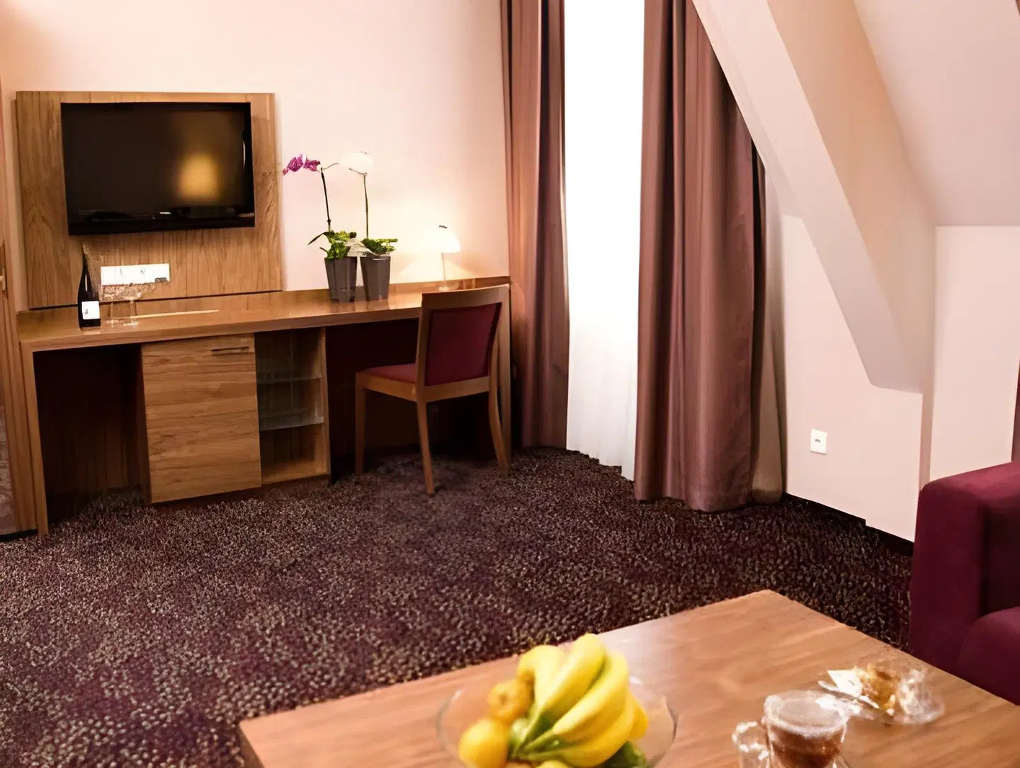 1. Republic Hotel ROOM_EXAMPLE