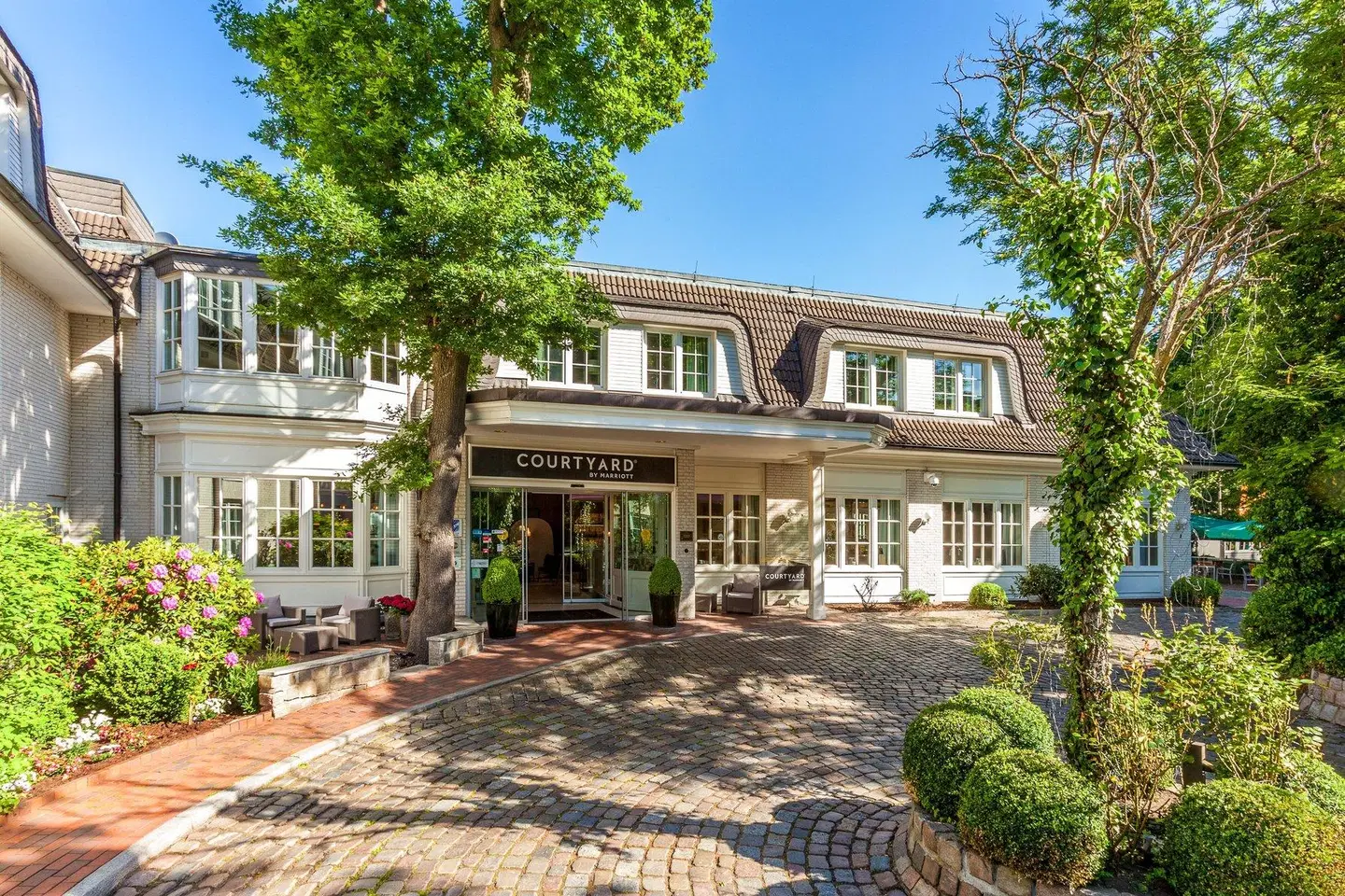 Courtyard by Marriott Hamburg Airport EXTERIOR