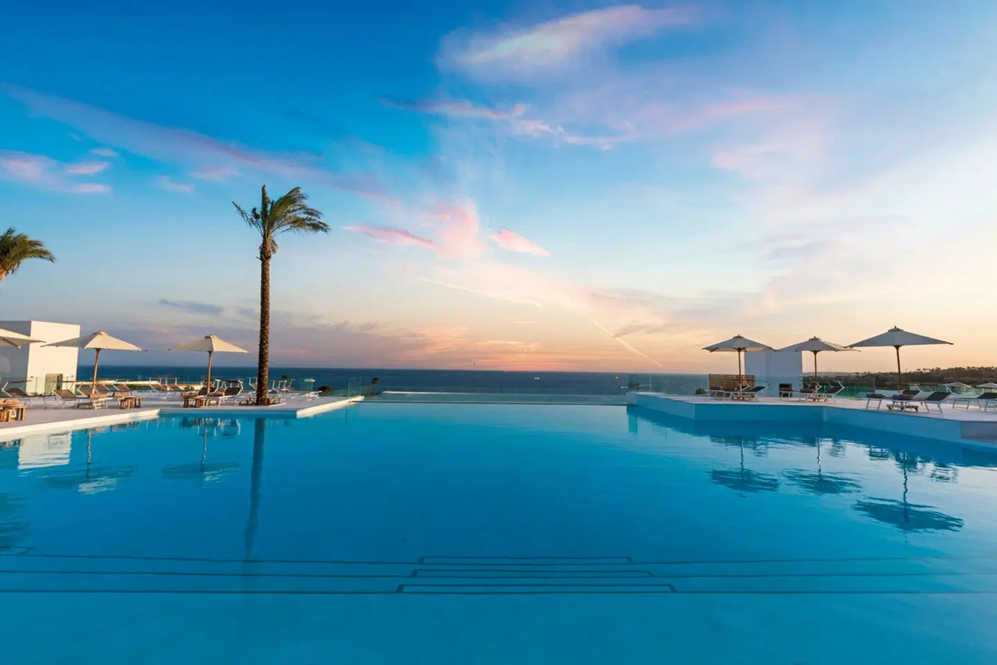 White Hills Resort OUTDOOR_POOL