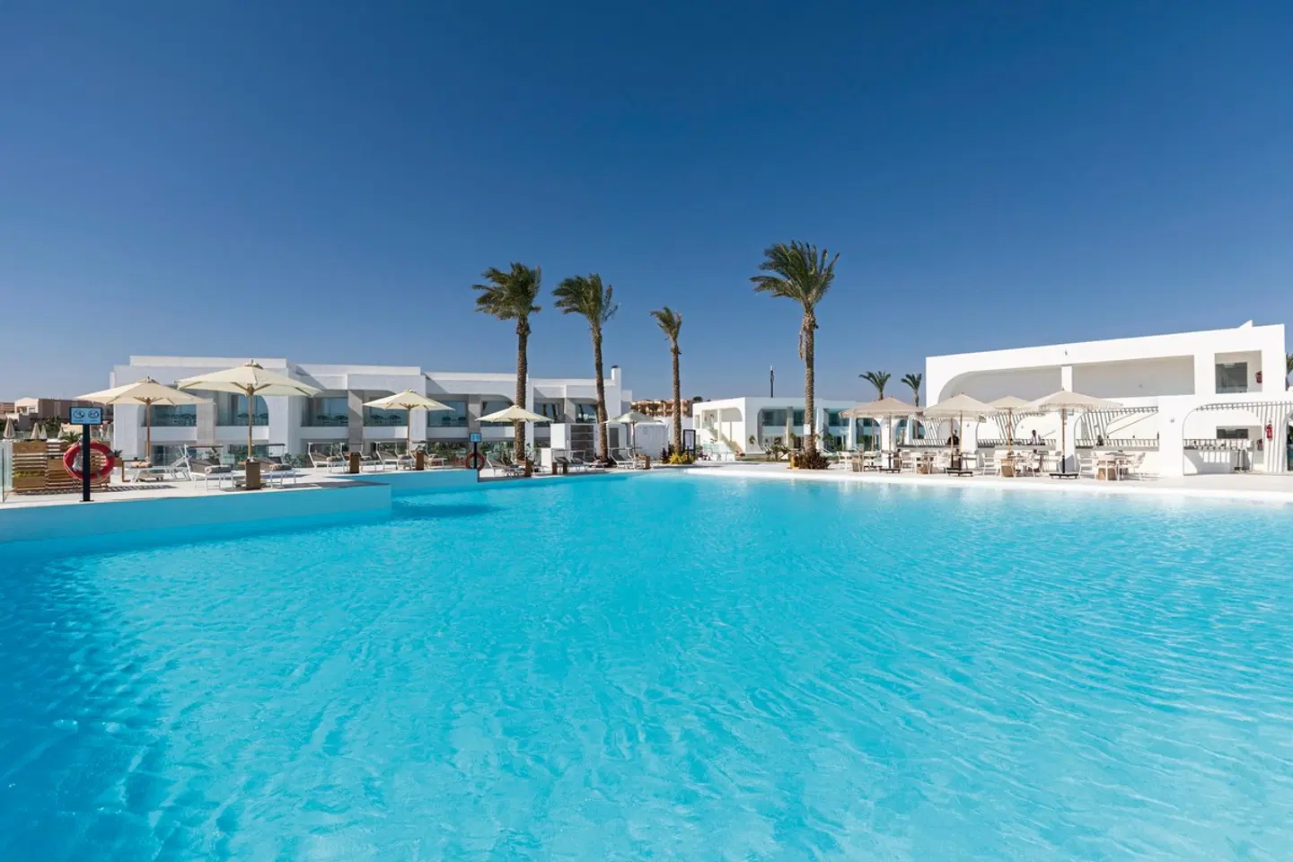 White Hills Resort OUTDOOR_POOL