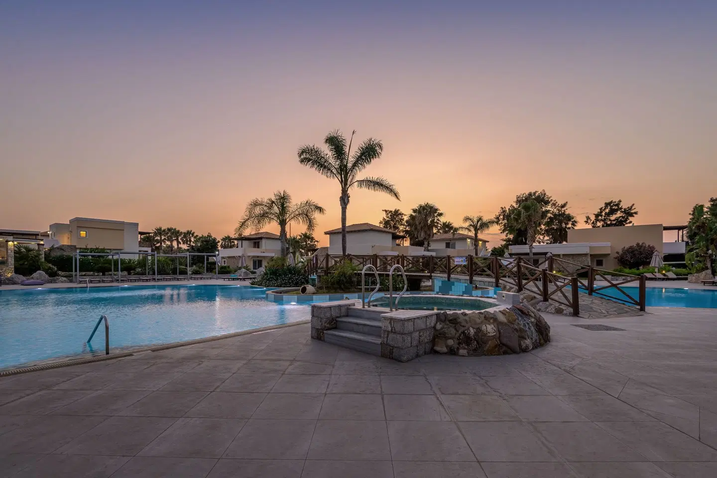 Natura Village Hotel & Spa OUTDOOR_POOL