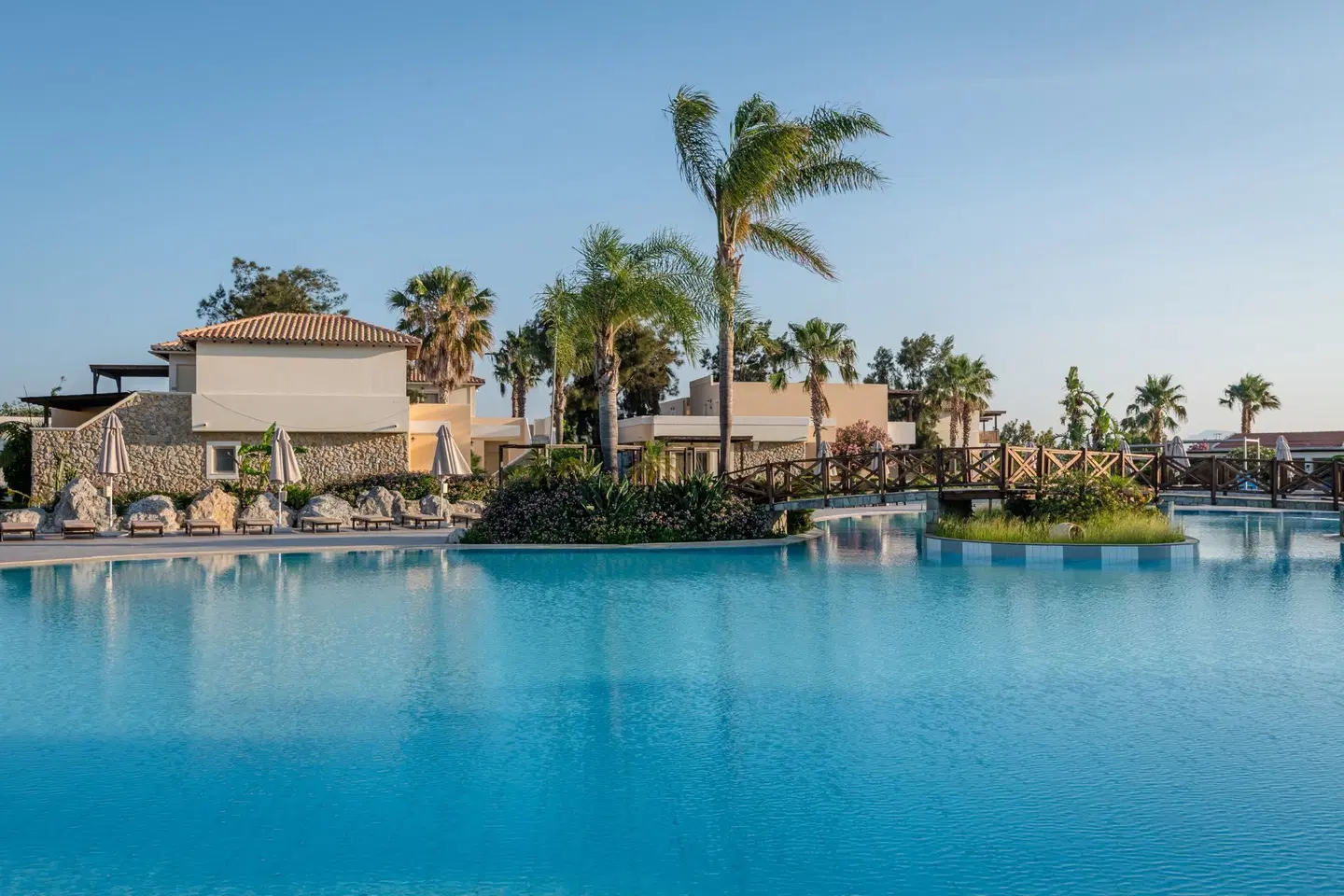 Natura Village Hotel & Spa OUTDOOR_POOL