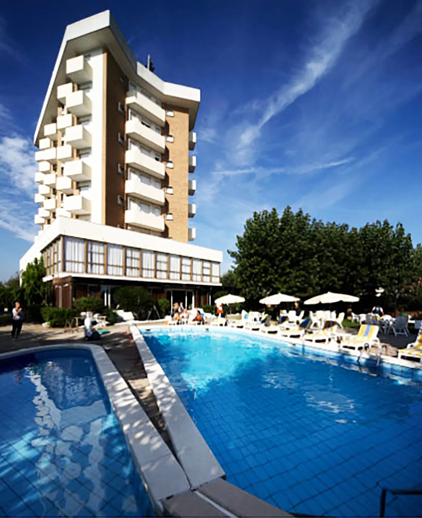 Alexandra Plaza Hotel OUTDOOR_POOL
