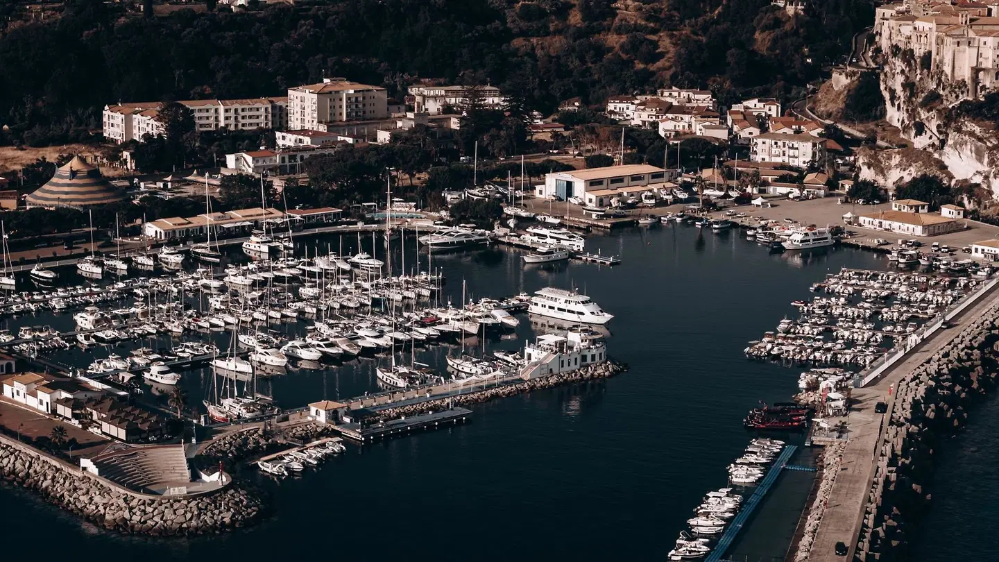 ananea Tropea Yachting Resort EXTERIOR