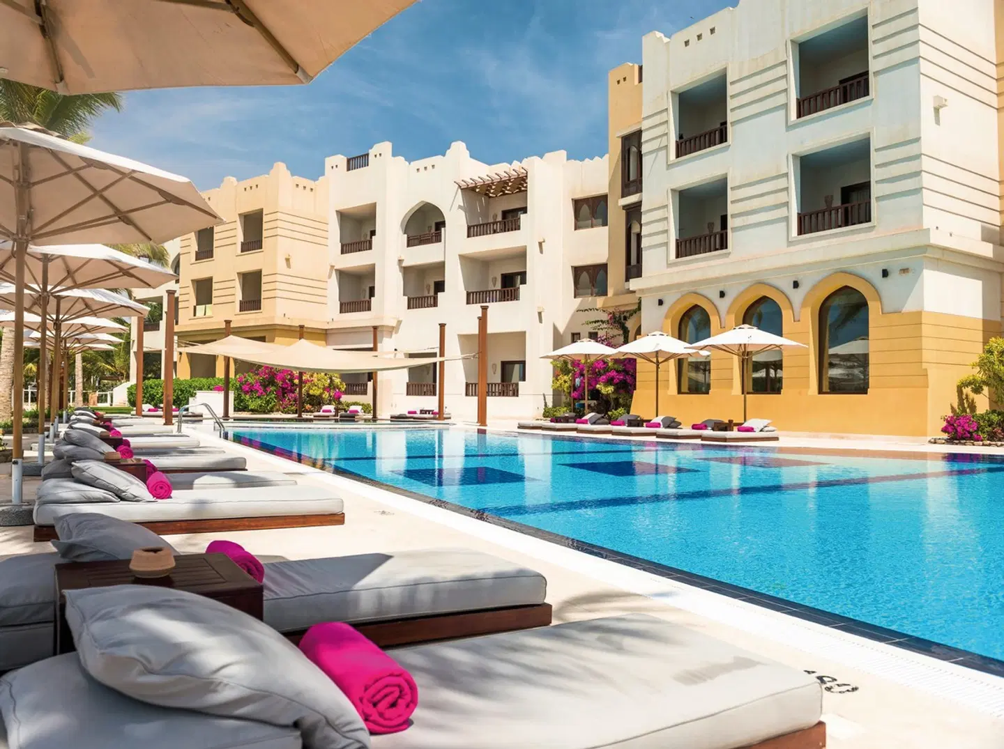 Juweira Boutique Hotel OUTDOOR_POOL