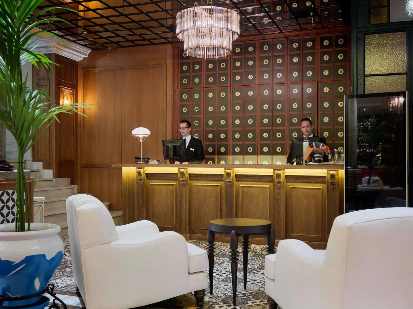 H10 Villa de la Reina Bar