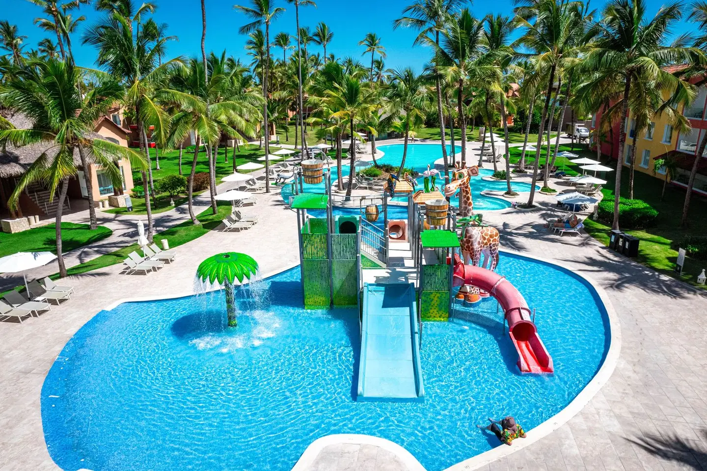 Tropical Deluxe Princess OUTDOOR_POOL