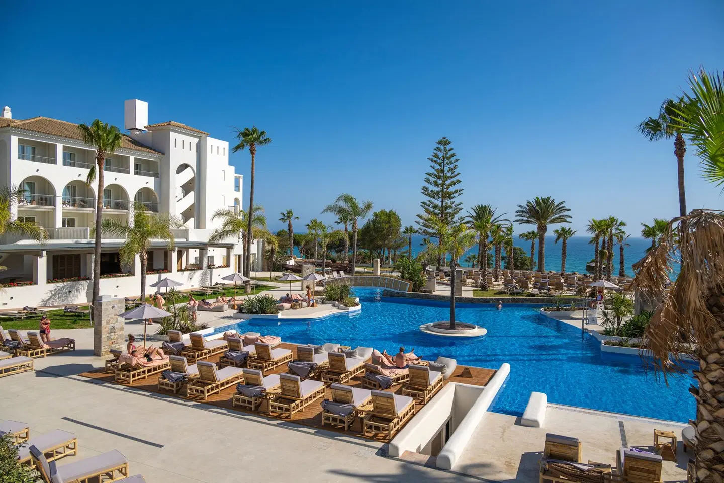 DAIA Conil Slow Beach Hotel OUTDOOR_POOL