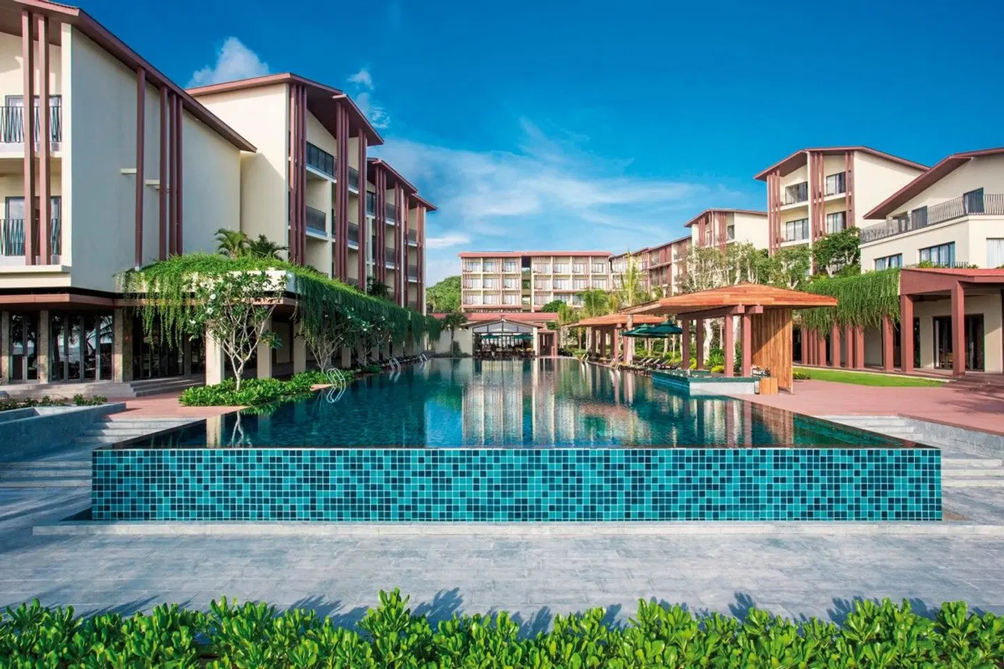Dusit Princess Moonrise Beach Resort Phu Quoc OUTDOOR_POOL