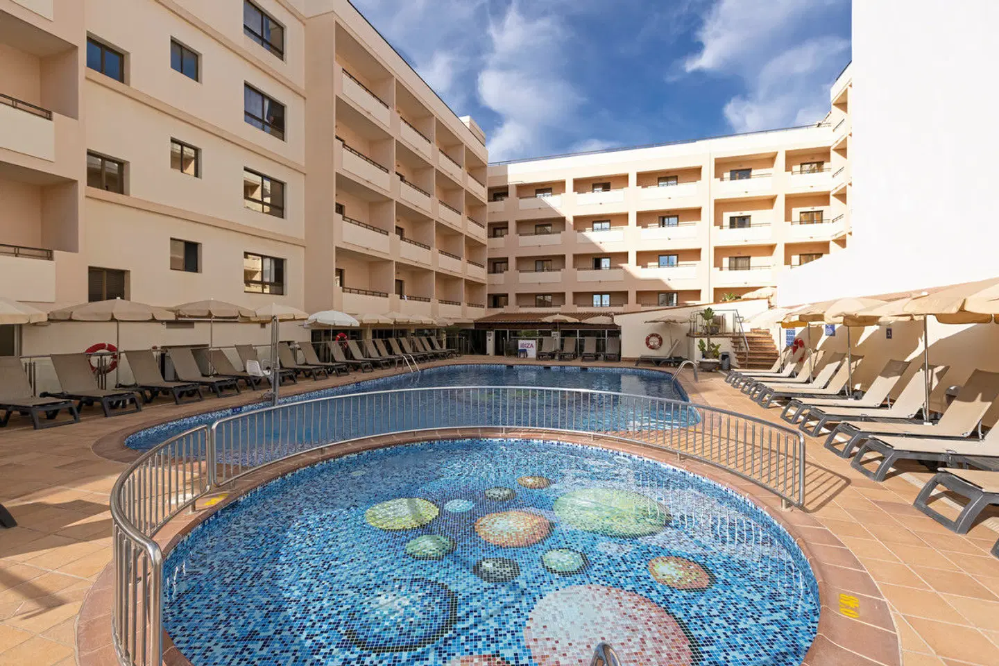 Invisa La Cala OUTDOOR_POOL