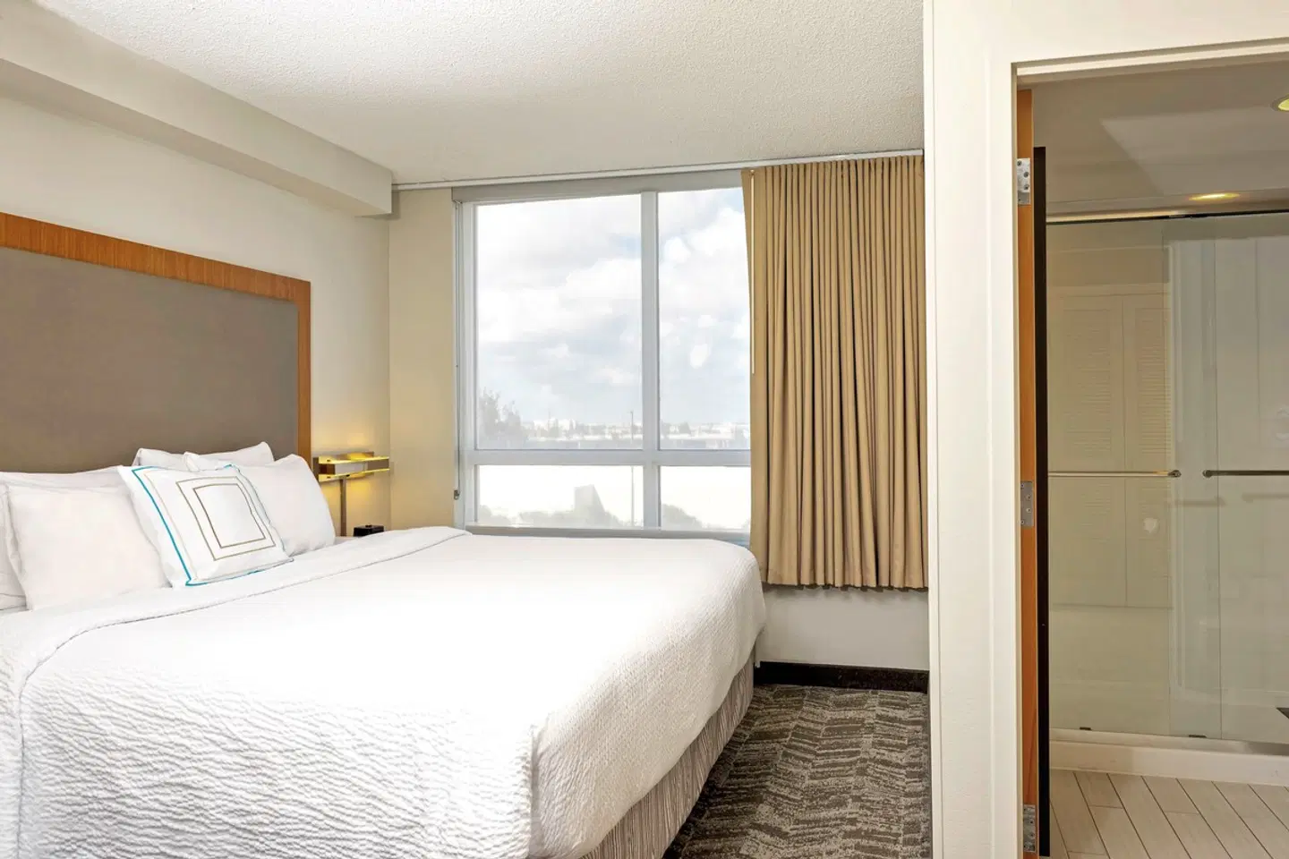 Springhill Suites Miami Airport South Blue Lagoon ROOM_EXAMPLE