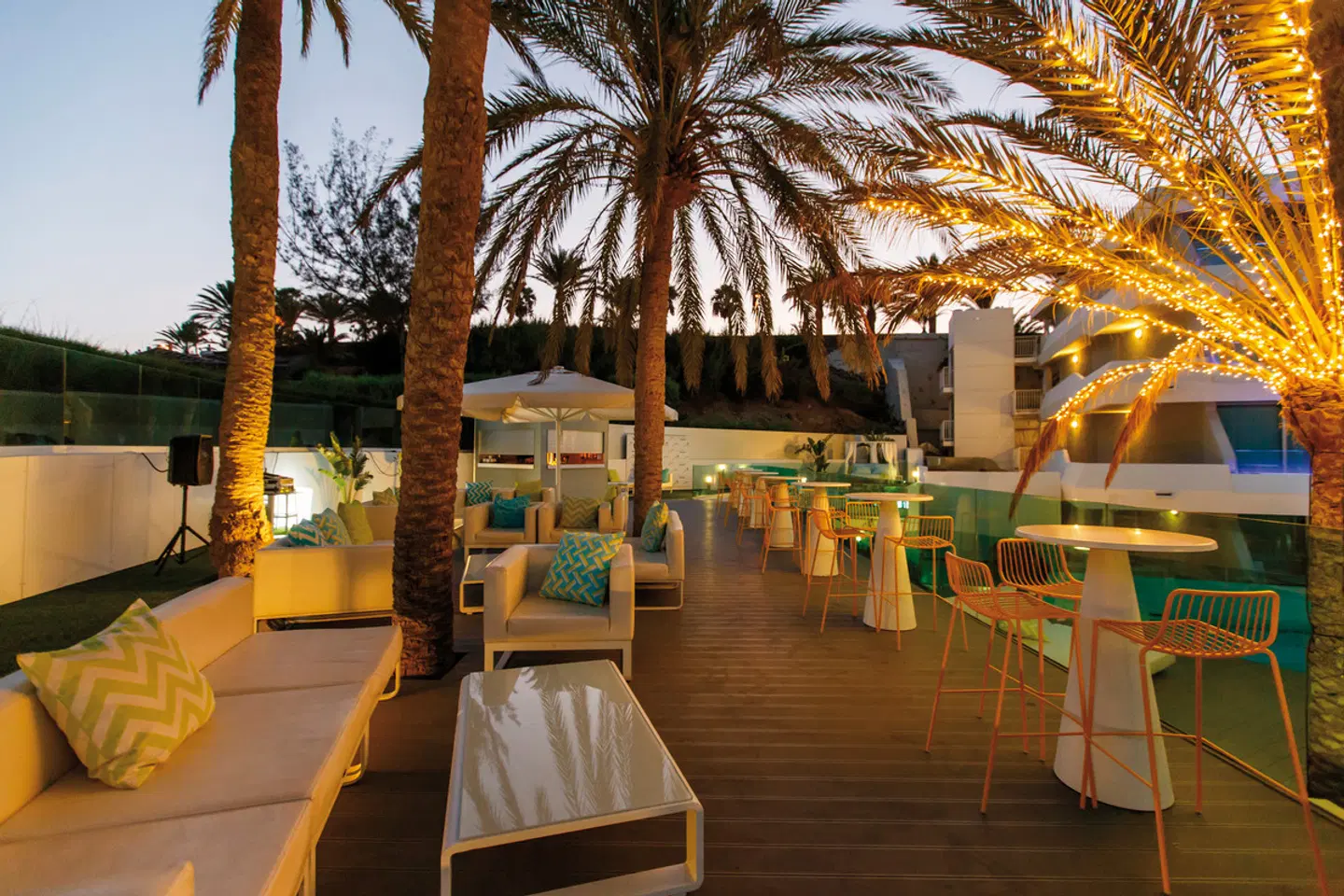 Santa Mónica Suites Hotel TERRACE