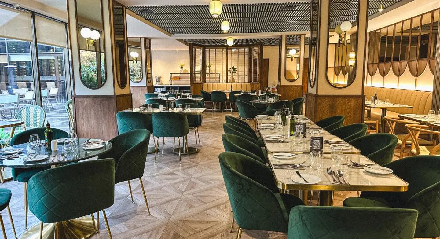 Director Vitacura Bar