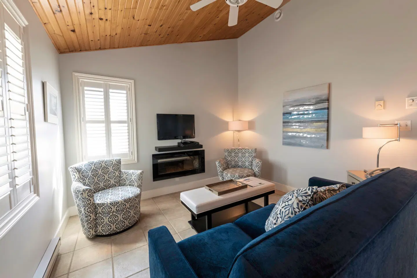 Lantern Hill & Hollow ROOM_EXAMPLE