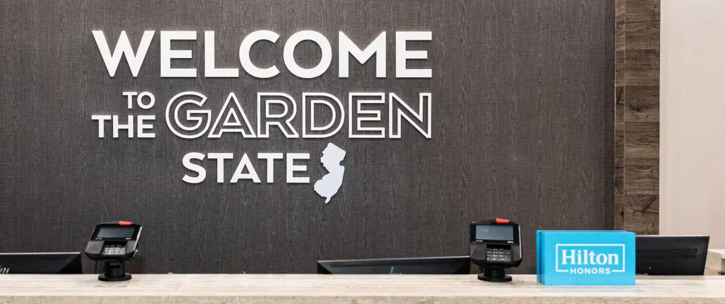 Hampton Inn & Suites Newark Airport Elizabeth LOUNGE_LOBBY